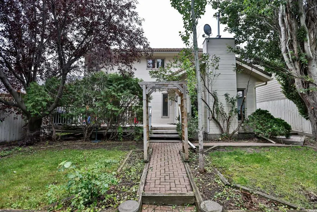 93 Coachwood Road W