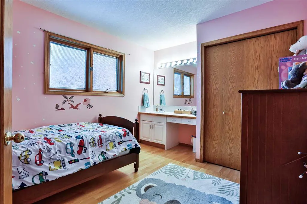 93 Coachwood Road W