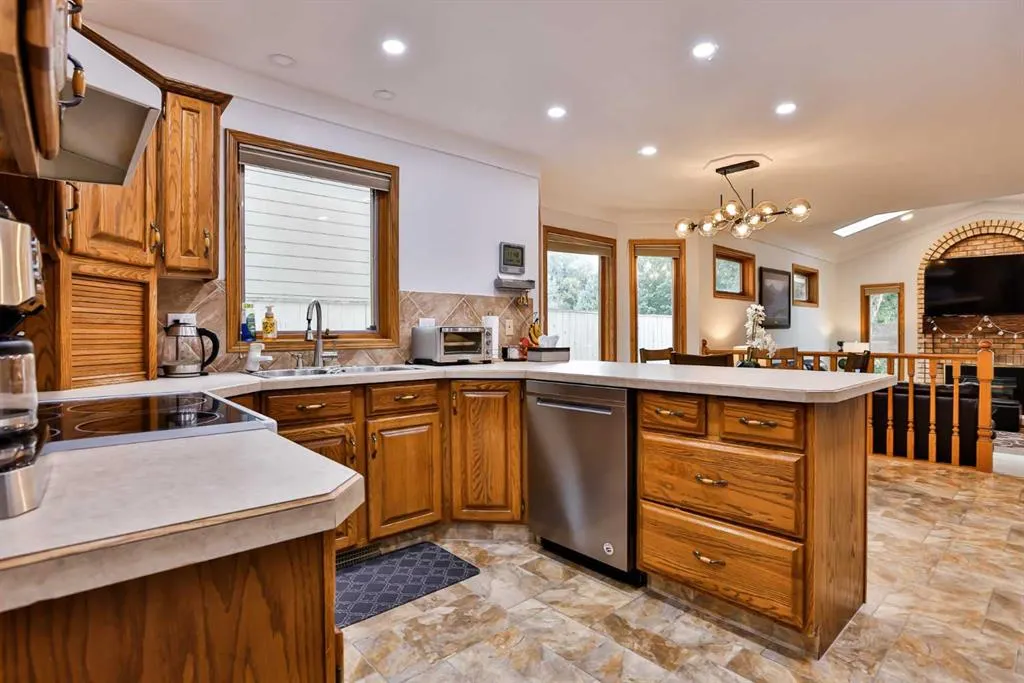 93 Coachwood Road W