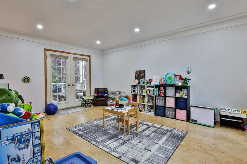 93 Coachwood Road W