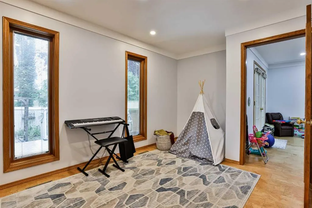 93 Coachwood Road W