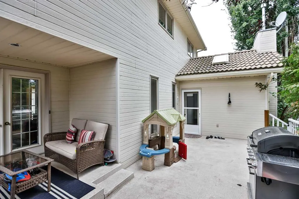 93 Coachwood Road W