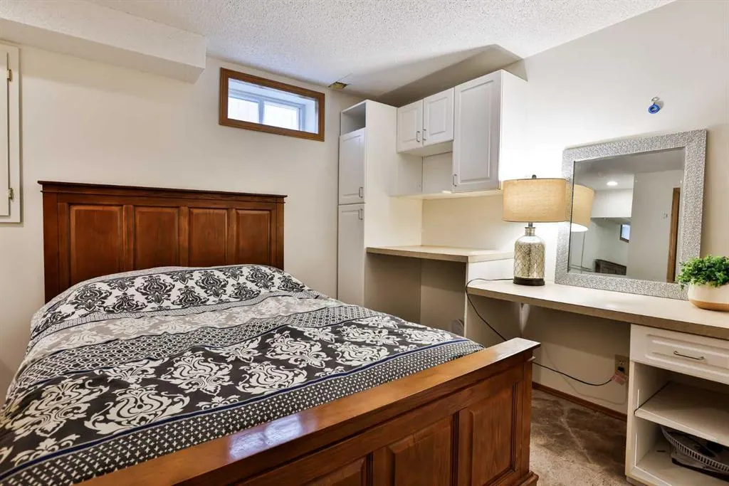 93 Coachwood Road W