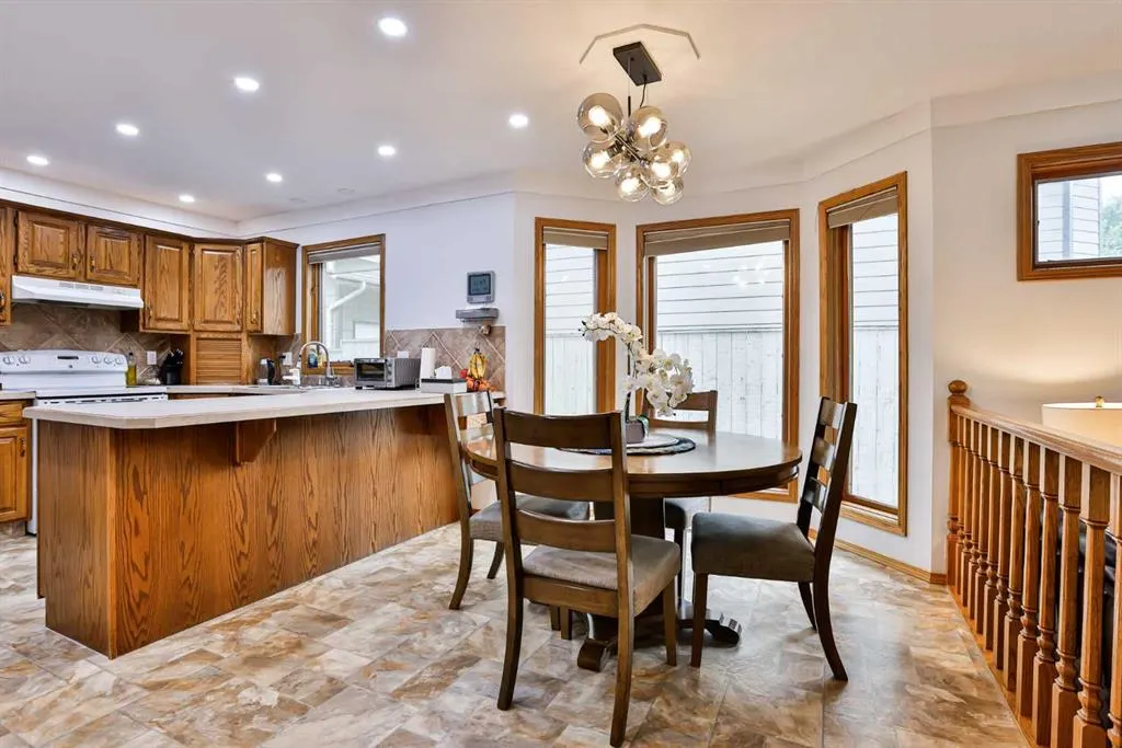 93 Coachwood Road W