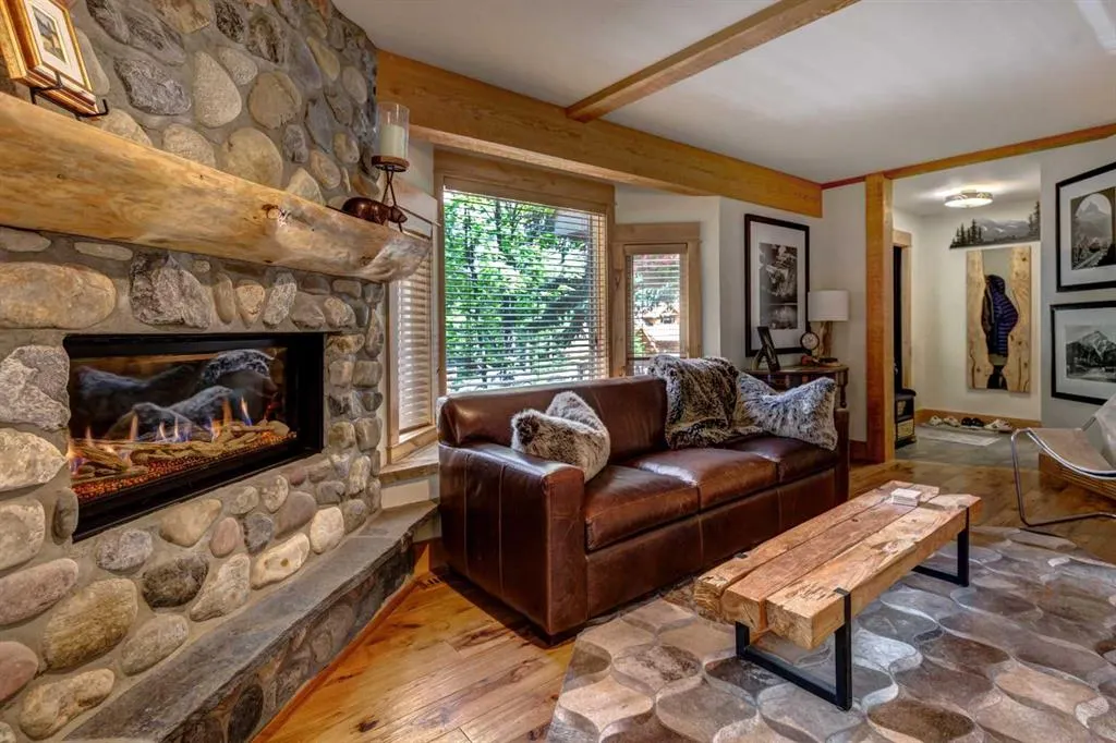 211 Glen Crescent