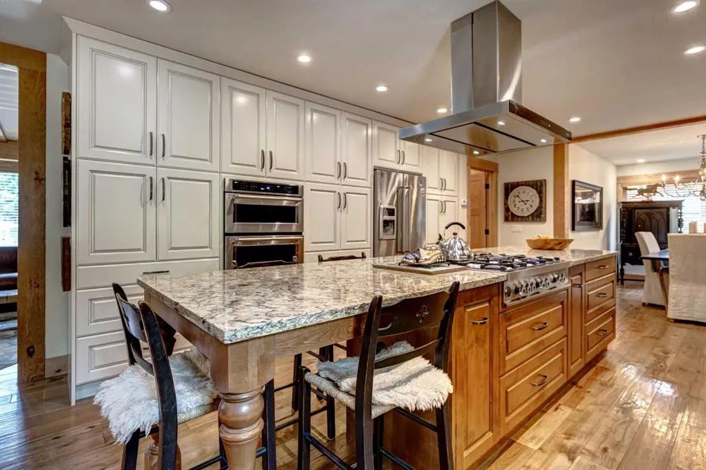 211 Glen Crescent