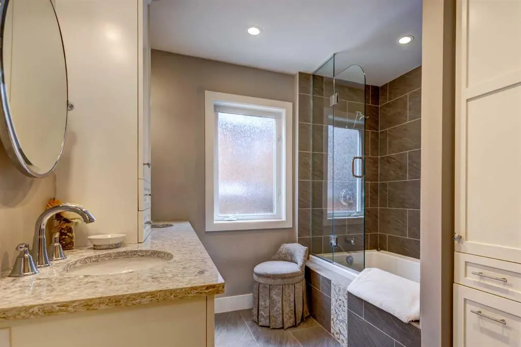 211 Glen Crescent