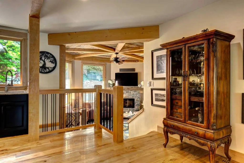 211 Glen Crescent