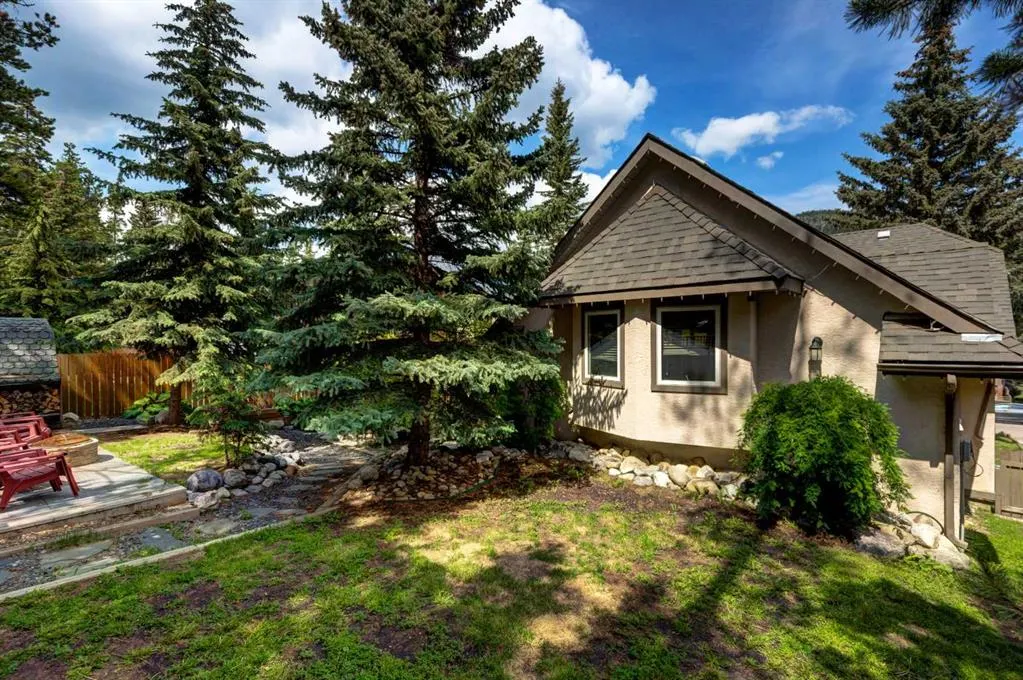 211 Glen Crescent