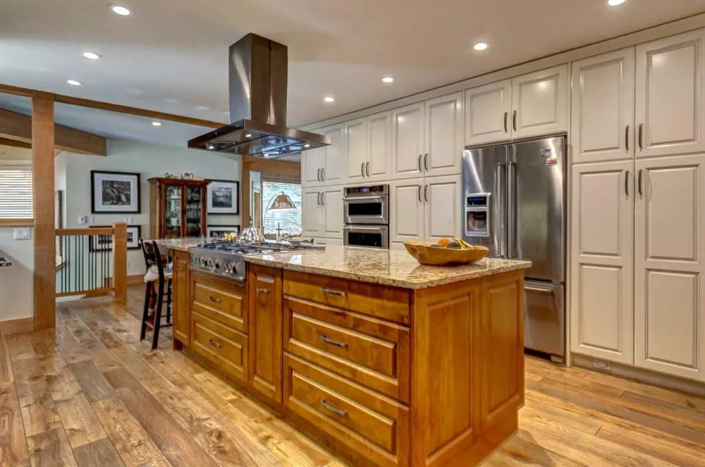 211 Glen Crescent