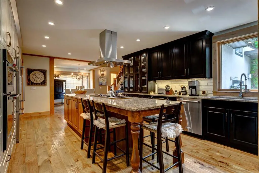 211 Glen Crescent