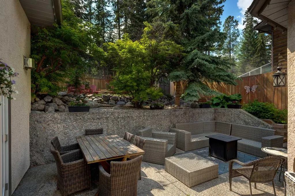 211 Glen Crescent