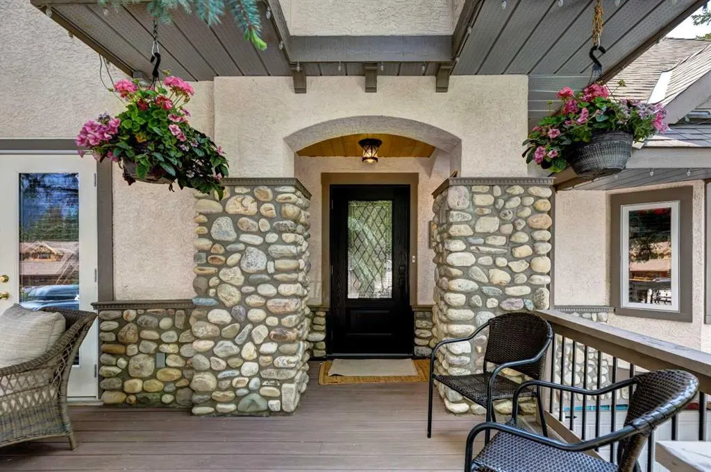211 Glen Crescent