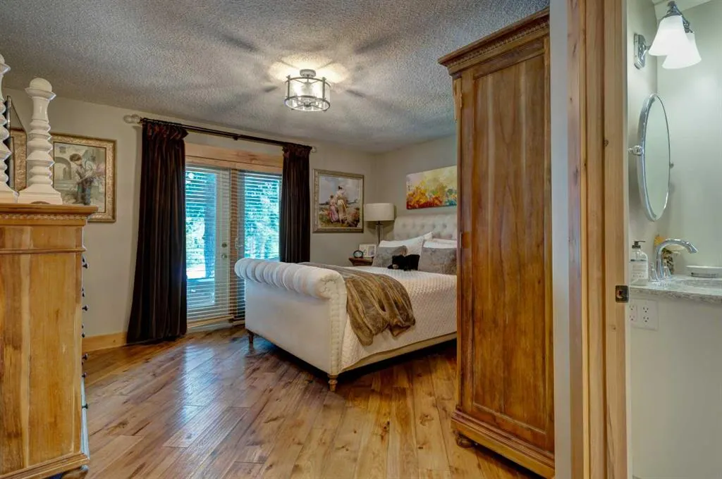 211 Glen Crescent
