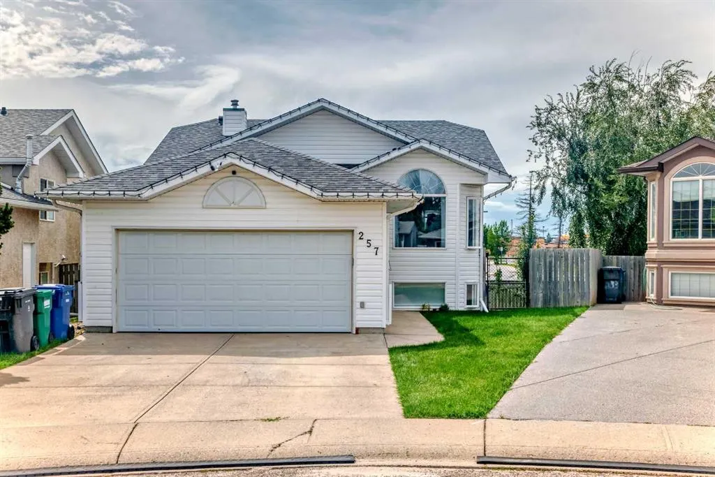 257 Heritage Crescent W