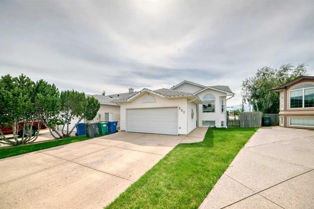 257 Heritage Crescent W