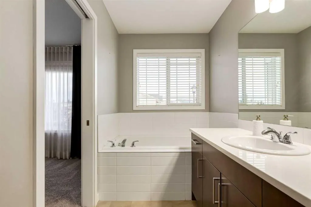 165 Bayside Loop SW