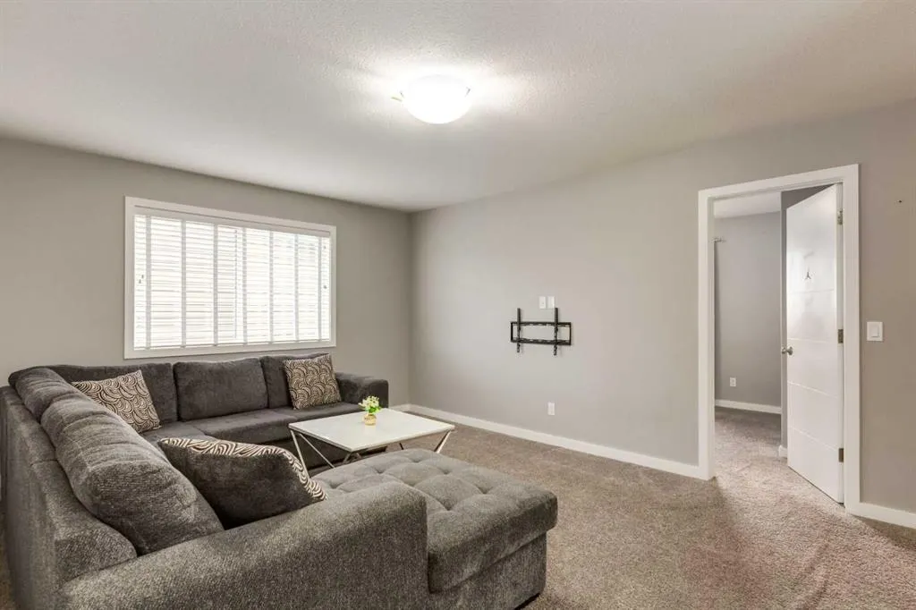165 Bayside Loop SW