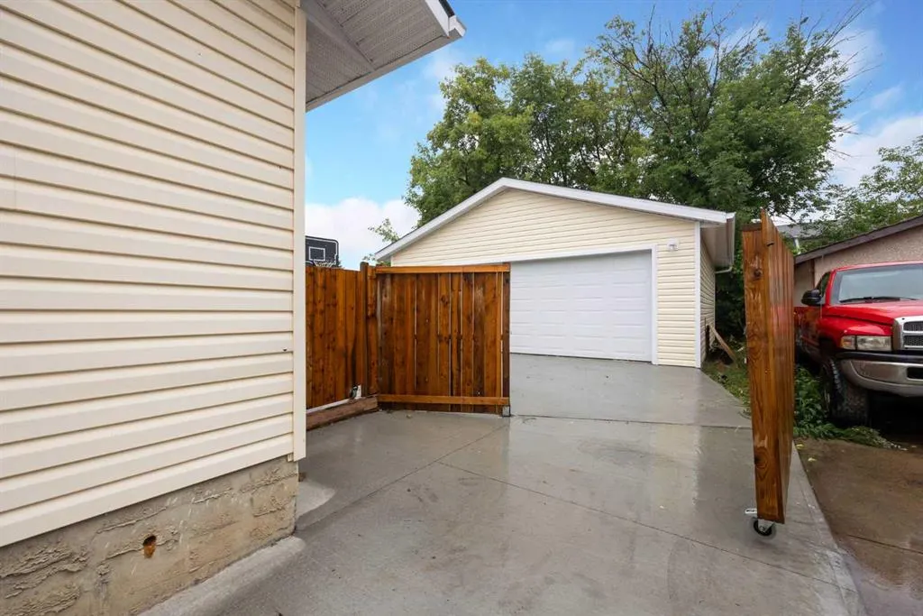 23 Mcleod Street