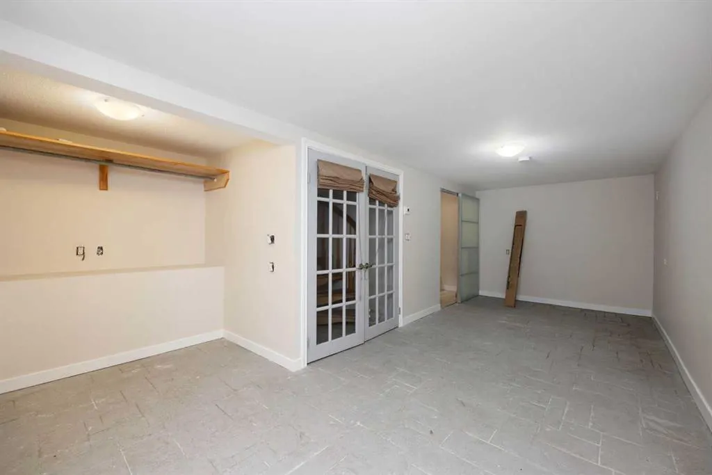 313 Hillcrest Drive