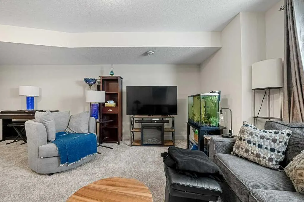 230 Redstone Boulevard NE