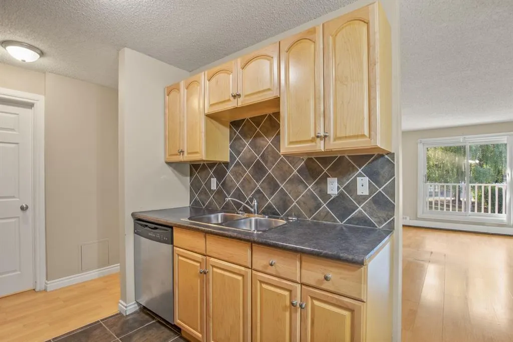 41 Bennett Street, #203