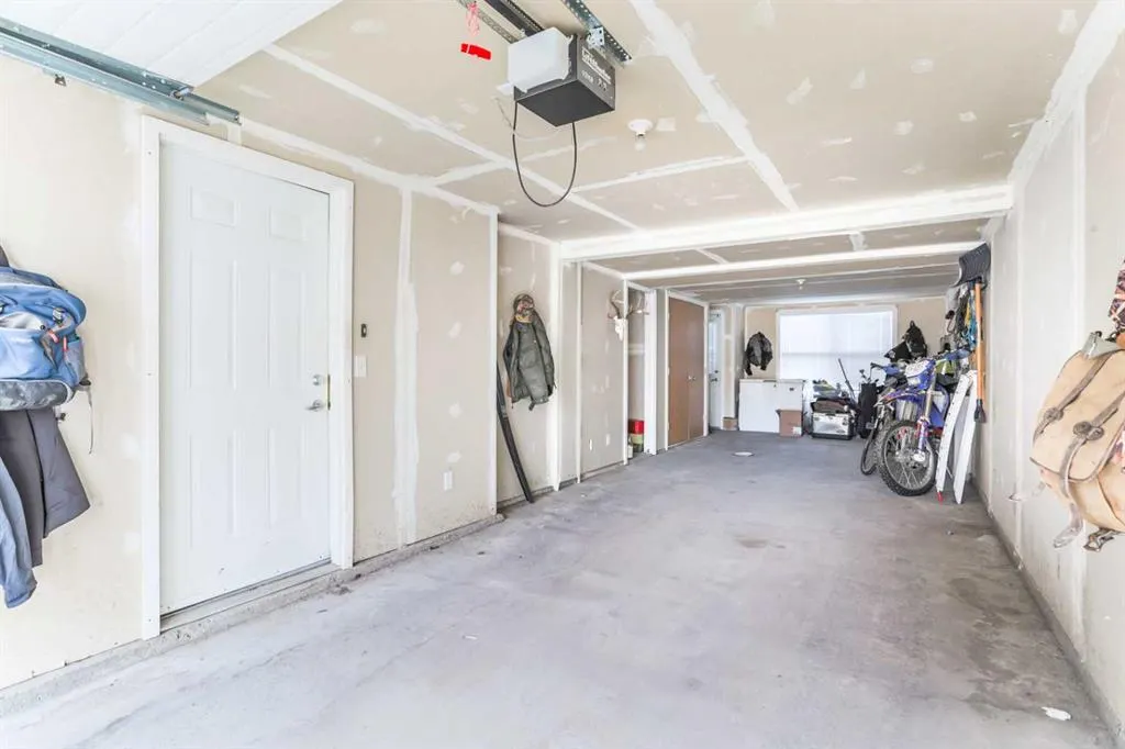 143 Cedarwood Lane SW