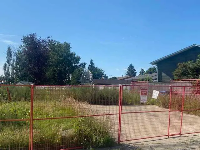 607 McCulloch Crescent