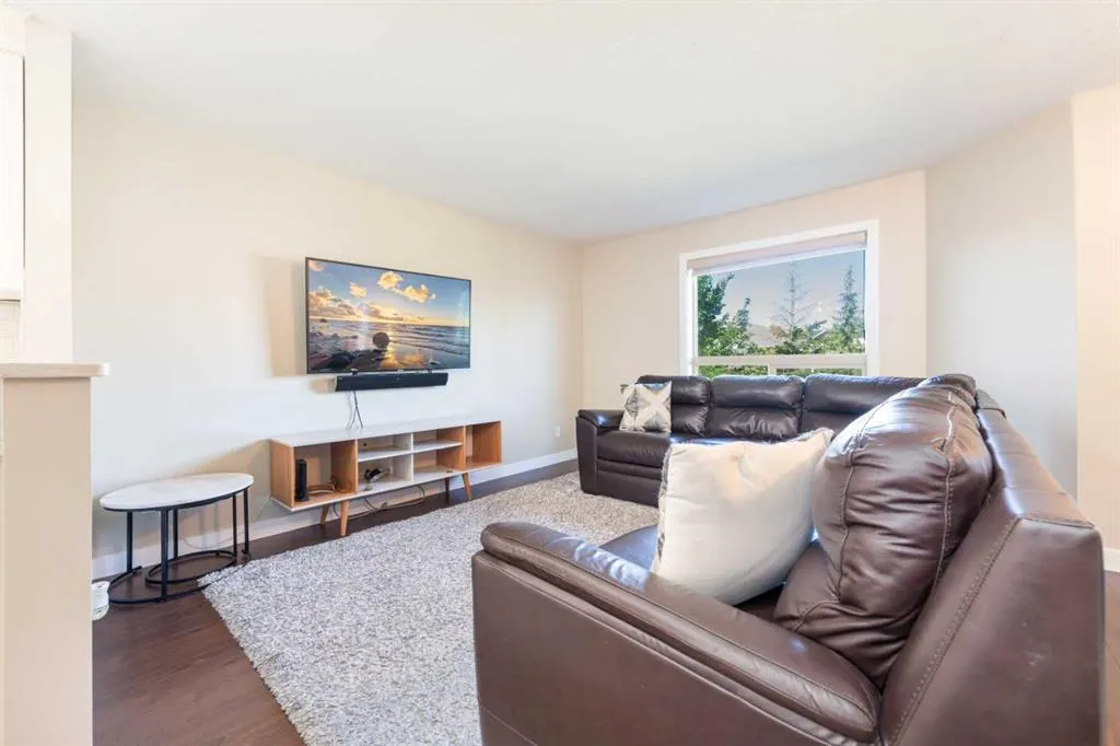 220 Bayside Point SW