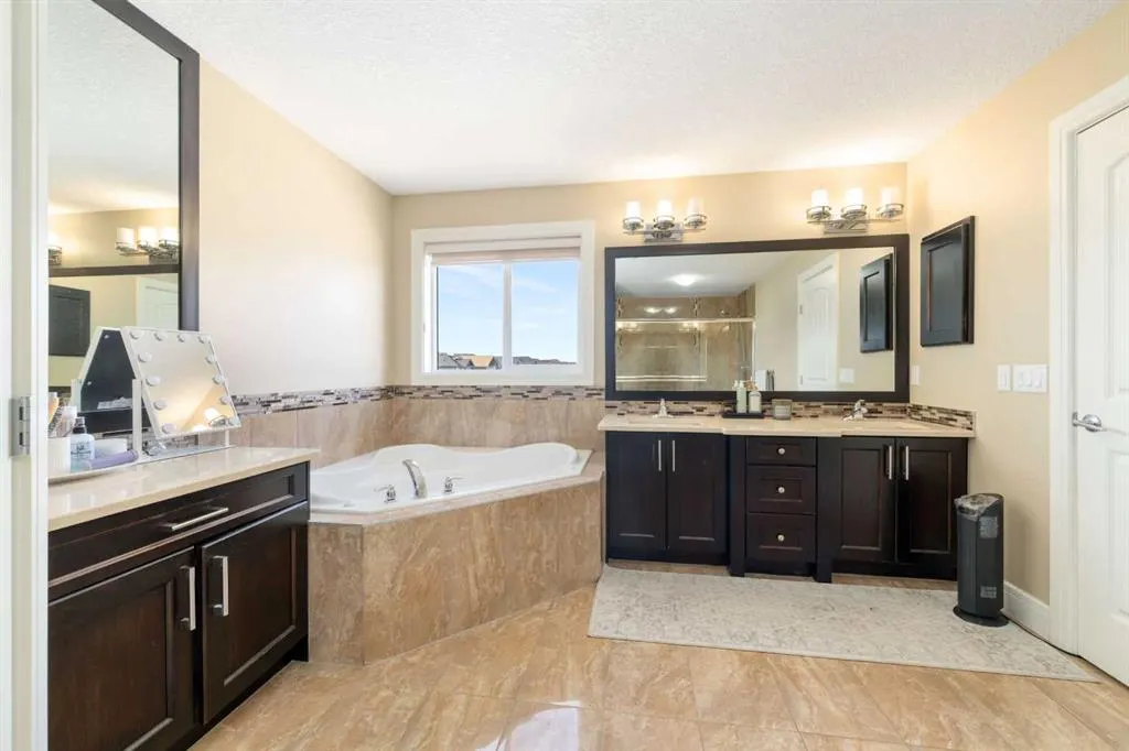 150 Saddlelake Grove NE