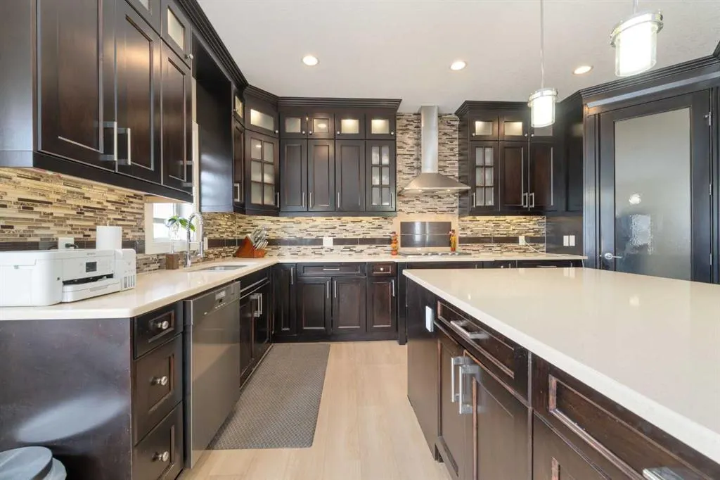 150 Saddlelake Grove NE