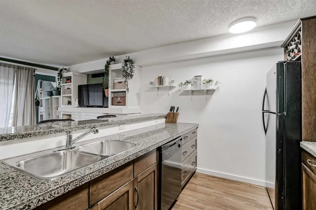 355 5 Avenue NE, #208
