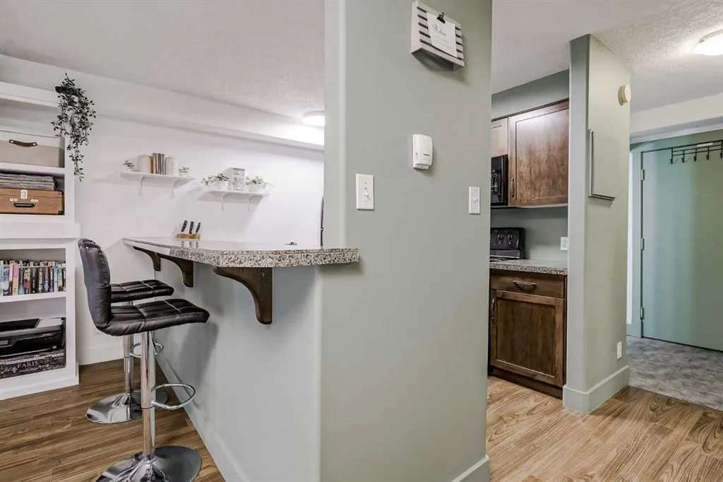 355 5 Avenue NE, #208