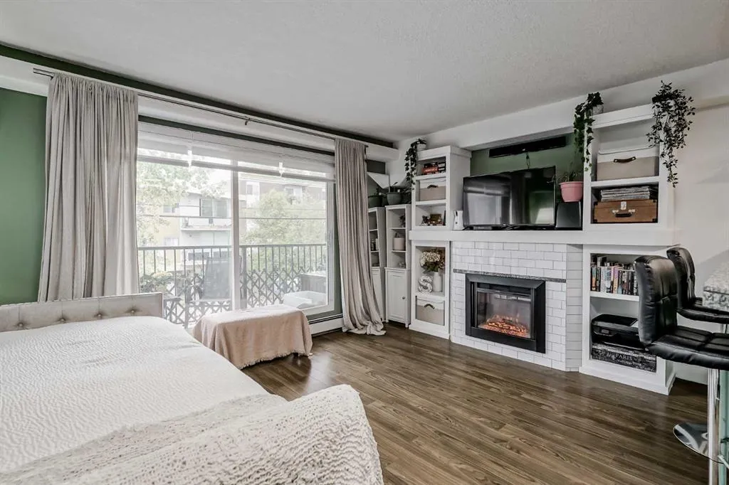 355 5 Avenue NE, #208
