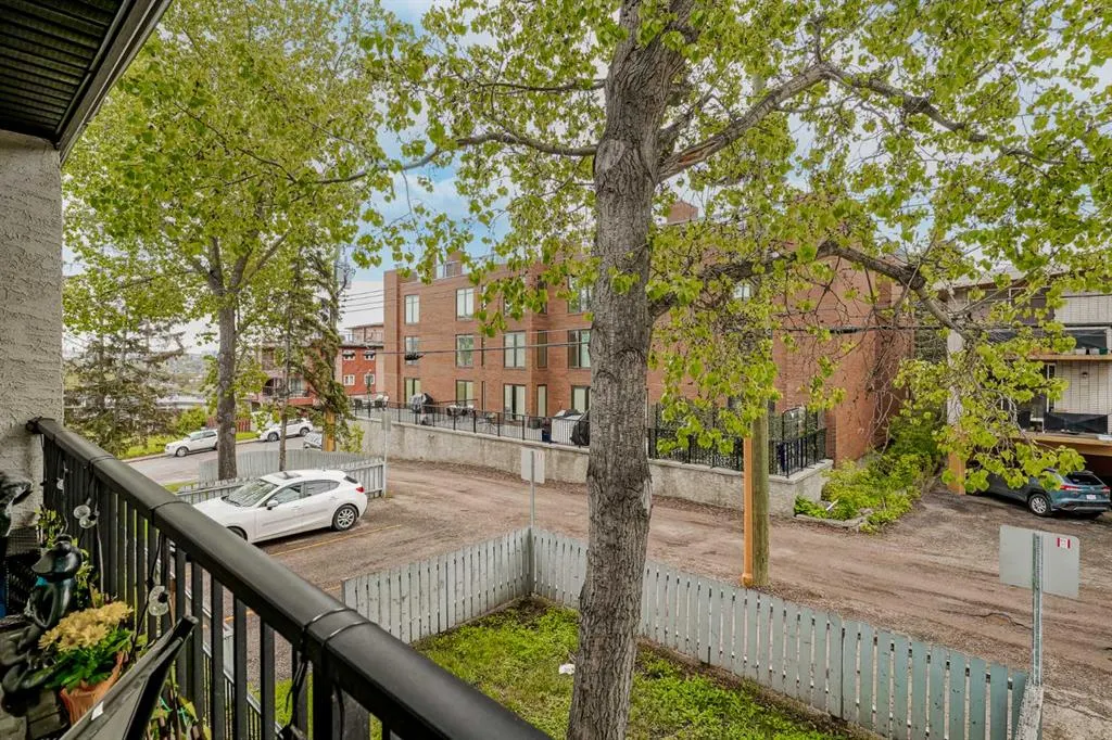 355 5 Avenue NE, #208