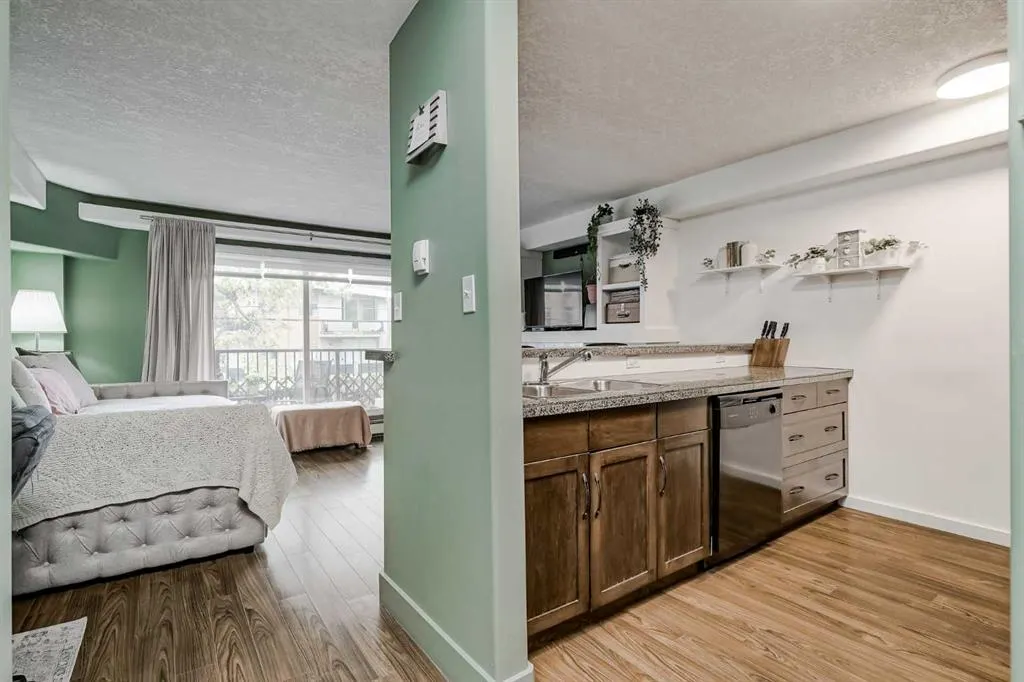 355 5 Avenue NE, #208