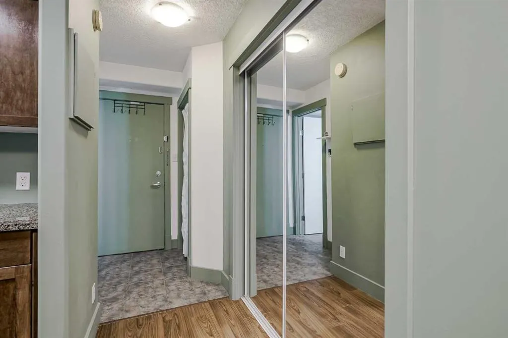 355 5 Avenue NE, #208