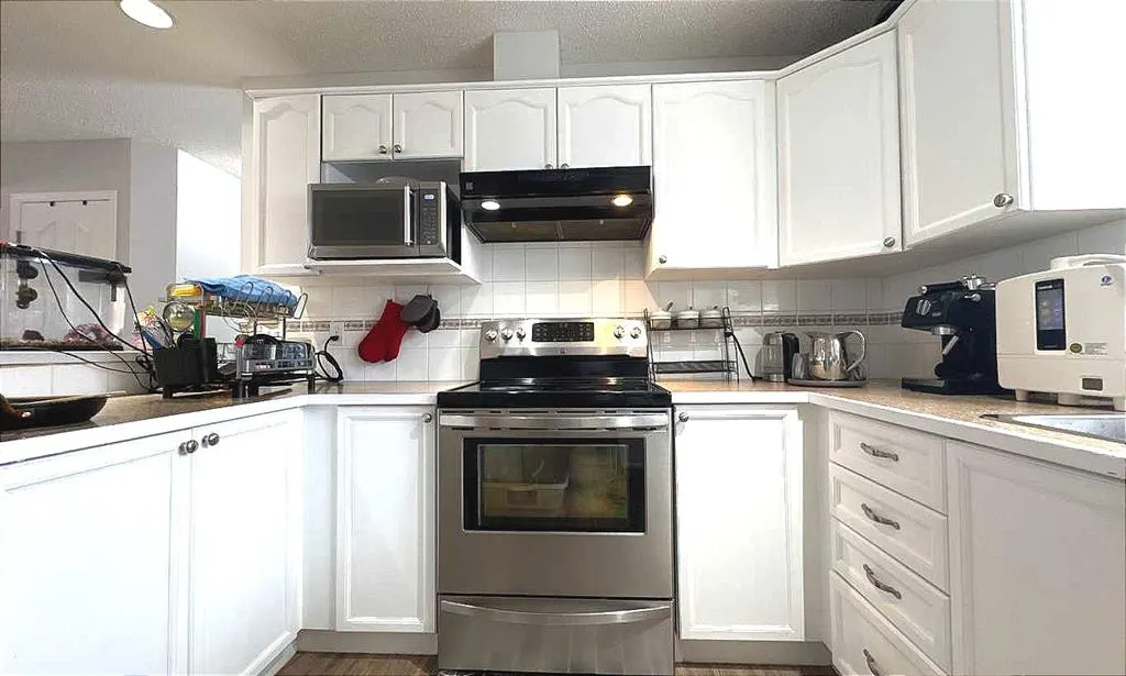 304 Ross Avenue, #8