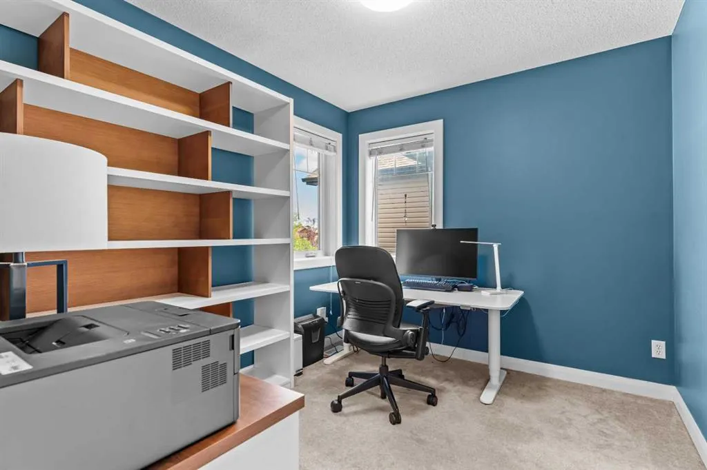 120 Evansdale Way NW