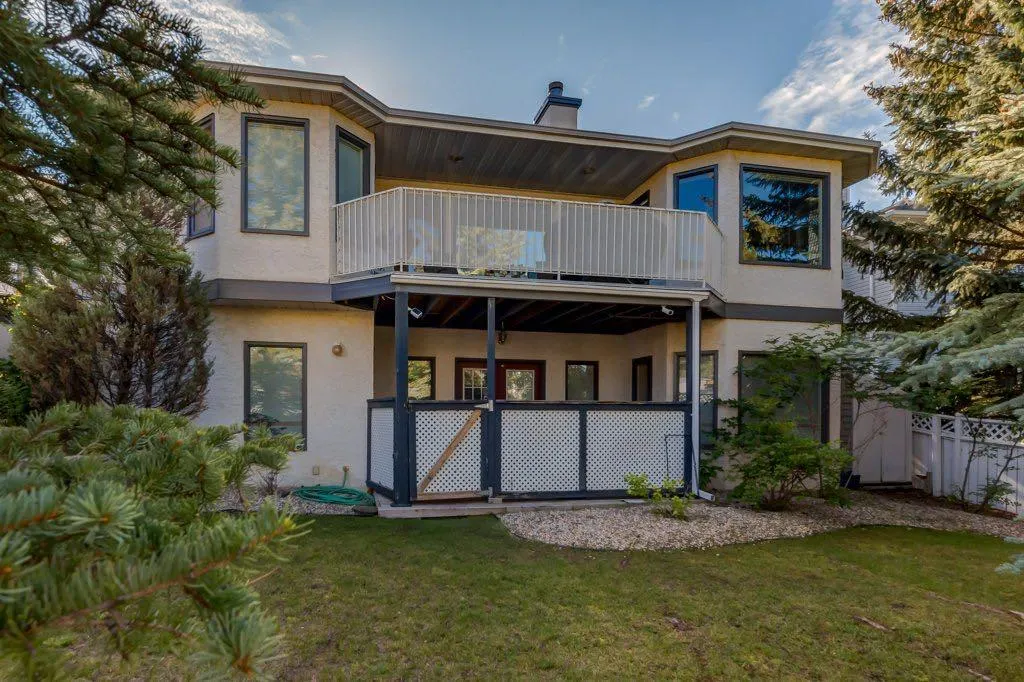 82 Hawkdale Circle NW