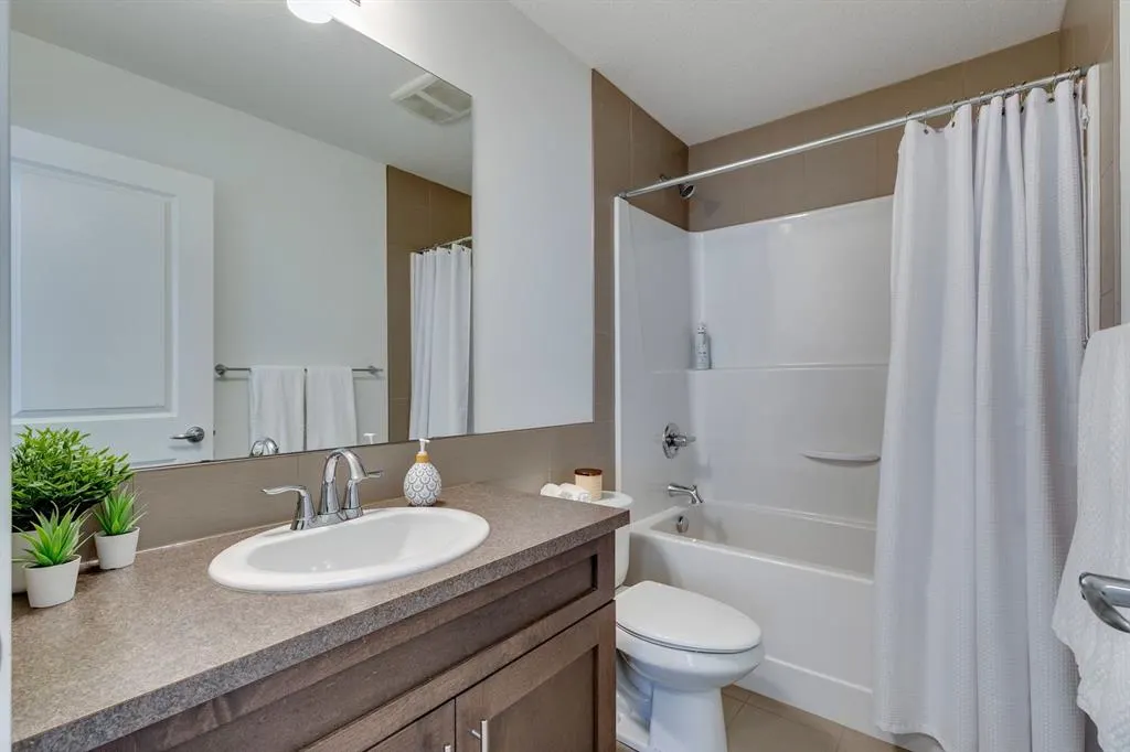 270 Legacy Heights SE