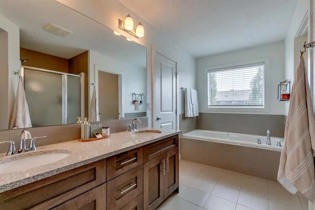 270 Legacy Heights SE