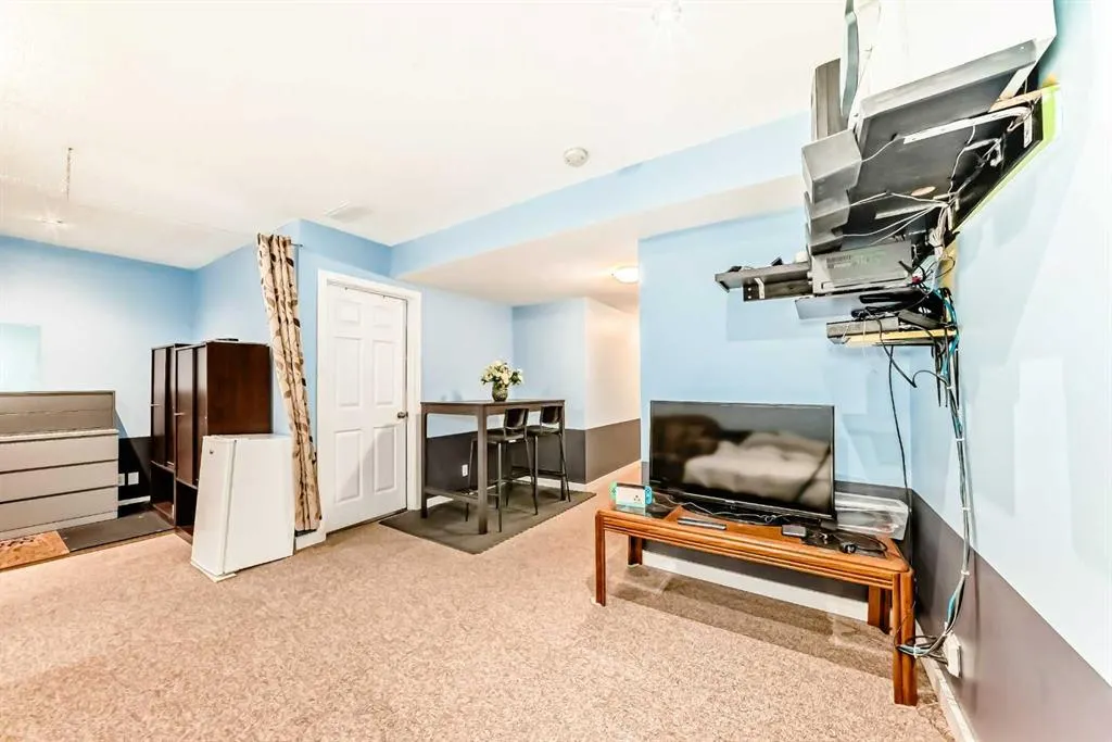 413 River Avenue, #204