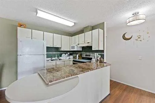 3014 Edenwold Heights NW, #14