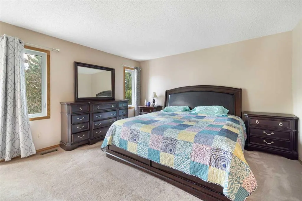 156 Woodfield Road SW