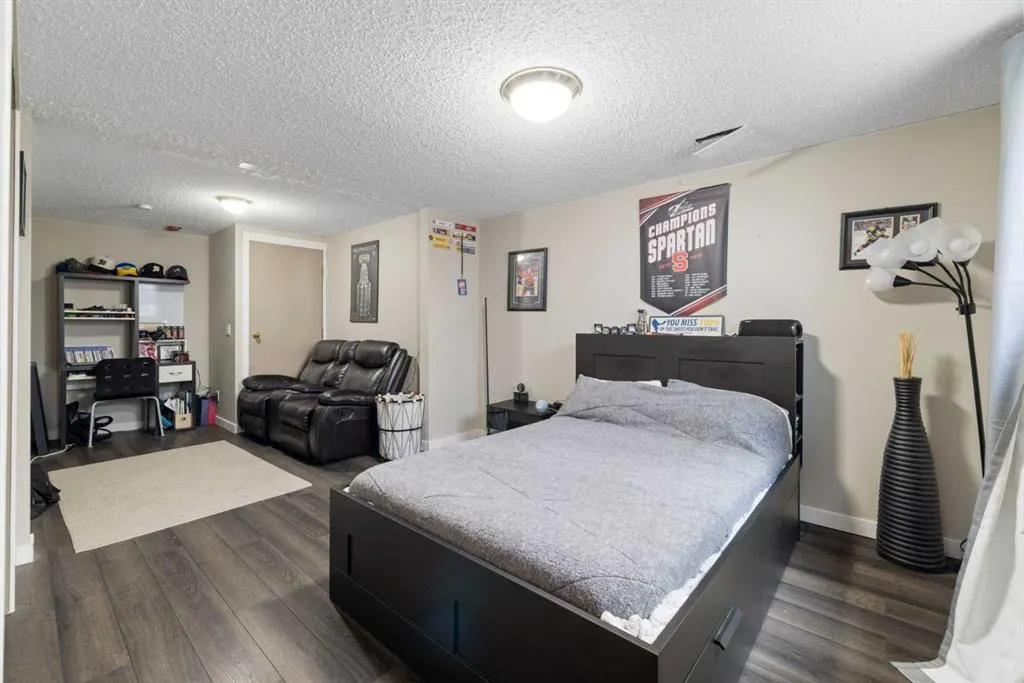156 Woodfield Road SW