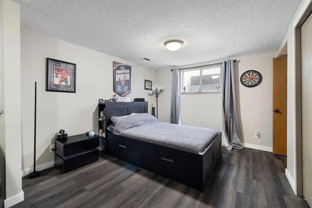 156 Woodfield Road SW