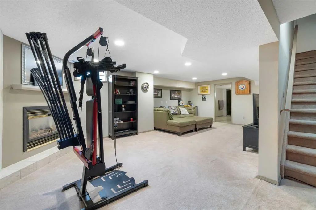 156 Woodfield Road SW