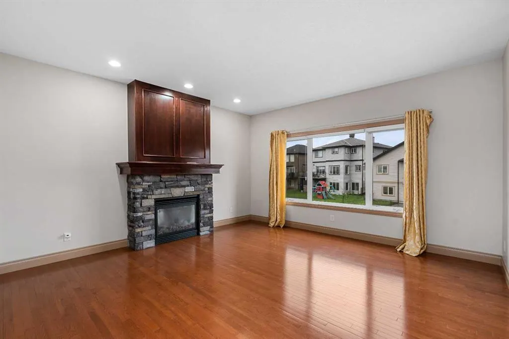 151 Cove Close