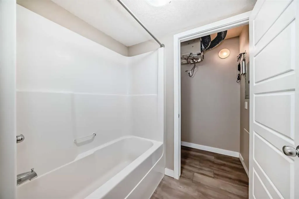 2781 Chinook Winds Drive SW, #5101